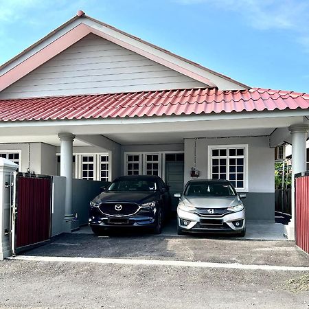 Teratai Homestay 3 Batu Buruk كُوالا تيرينغانو المظهر الخارجي الصورة